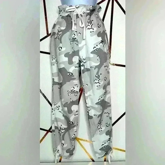 Hollister Pants - Hollister camo pants size XS (D3)